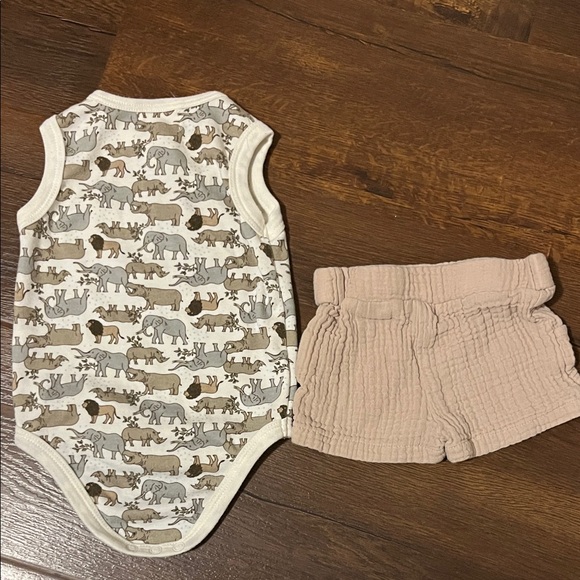 Rabbit + Bear Safari Print Onesie and Beige Shorts Set - Picture 6 of 6